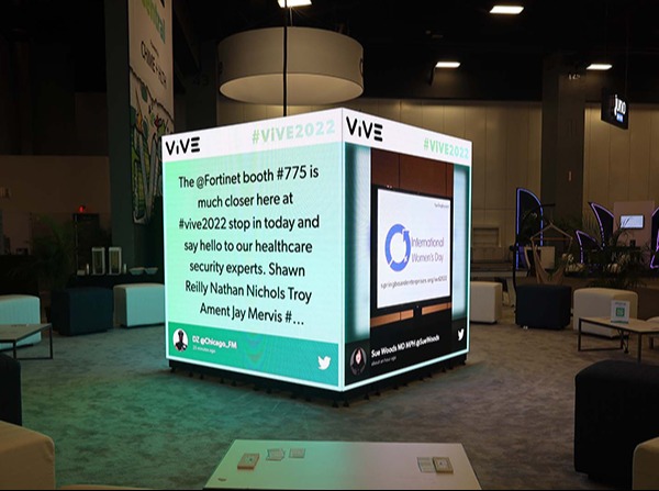 digital-signage-led-social-cube