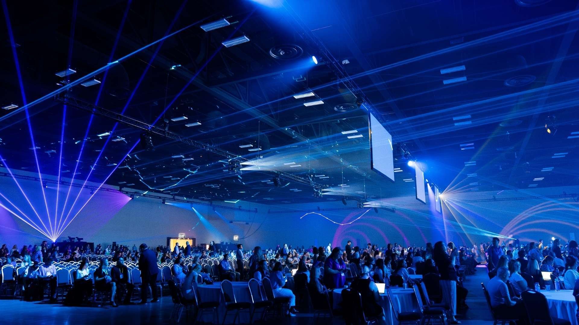 Double stacked projectors for live event