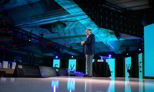 keynote-presenter-rehearsing-on-stage