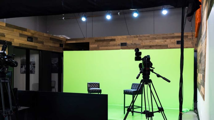 Lighting-in-a-Virtual-Event-Studio