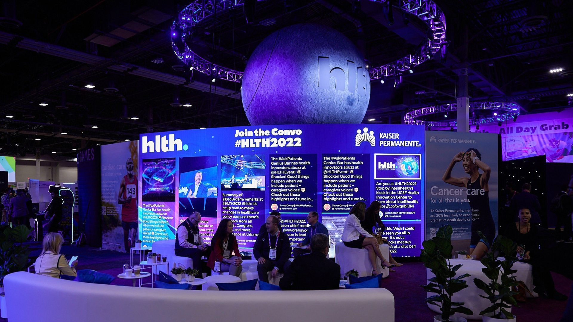 digital_signage_in_a_exhibithall